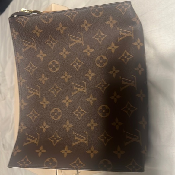 Authentic Louis Vuitton monogrammed pochette 26 - Picture 1 of 2